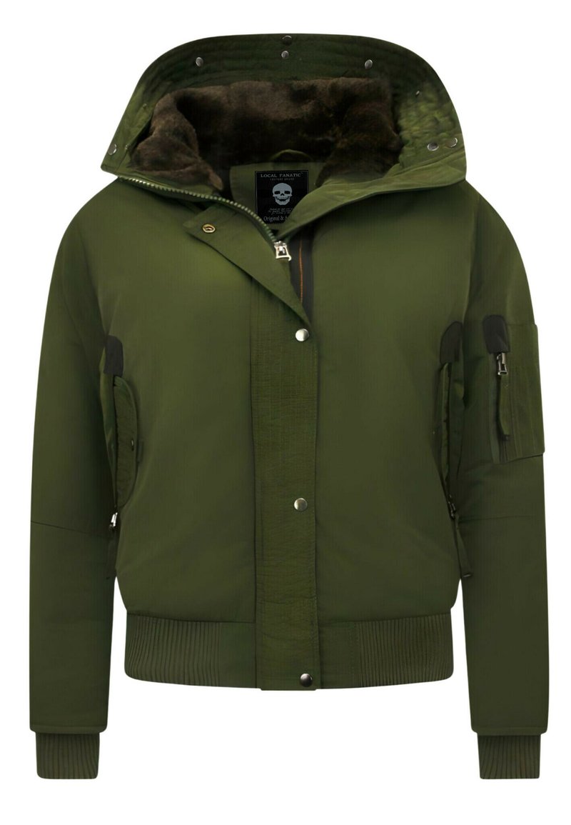 Groene bomberjack met een capuchon gevoerd met namaakbont, ritssluiting en drukknoopsluiting, meerdere met rits afsluitbare zakken, en geribde boorden aan mouwen en zoom.