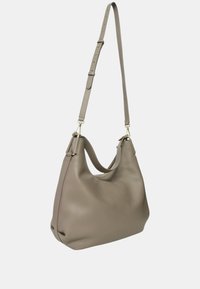 Borsa a spalla in pelle beige con un'unica maniglia superiore e tracolla regolabile, caratterizzata da una superficie testurizzata e forma arrotondata.