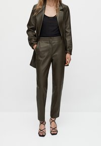Massimo Dutti Nahkahousut - khaki