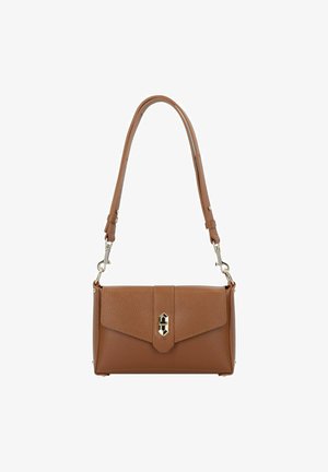 Braune Lederhandtasche mit strukturiertem Finish, einer Klappenverschluss mit metallischen Akzenten und einem verstellbaren Schultergurt.