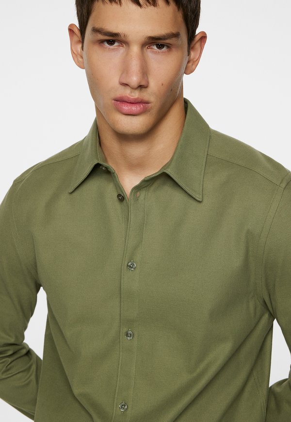 MARLON - Shirt - olivine2