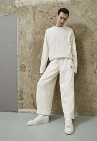 adidas Originals SUPERSTAR UNISEX - Matalavartiset tennarit - cloud white   cloud white   off white