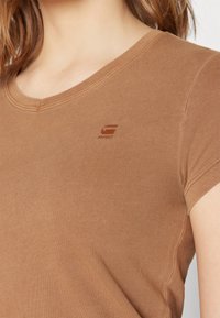 G-STAR EYBEN - Basic póló - beige