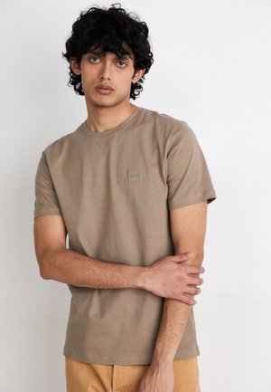 BOSS TALES - Camiseta básica - open brown