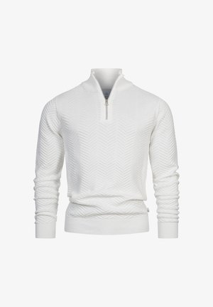 Weißer Strickpullover mit einem Viertelreißverschluss, der ein Fischgrätenmuster aufweist, sowie gerippten Bündchen und Saum. Der strukturierte Stoff sorgt für visuelles Interesse.