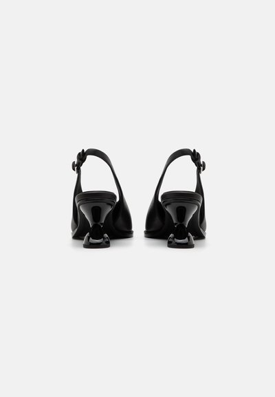 Stine Goya STEELO - Debeli potplat - jet black