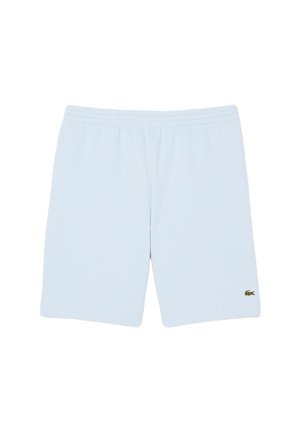 Pantalones cortos de algodón azul claro con cinturilla elástica, que presentan un pequeño logo verde de Lacoste en la parte inferior izquierda. Sin bolsillos.