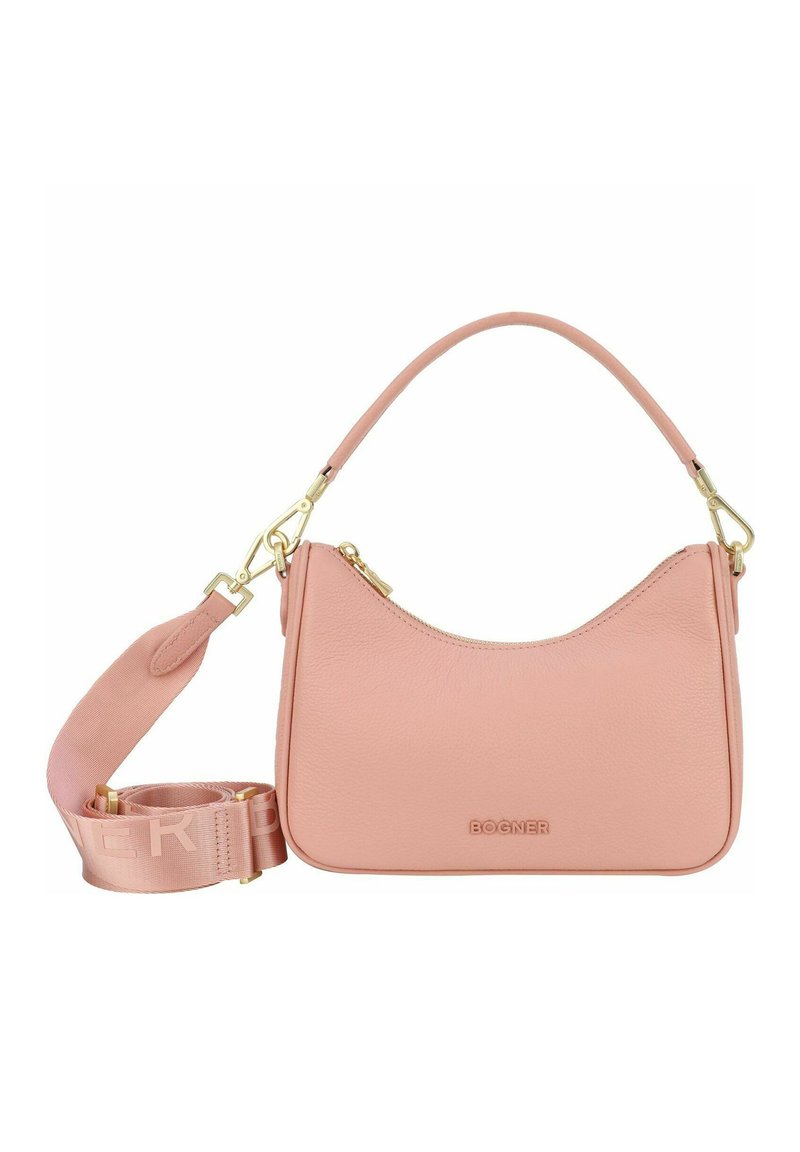 Borsa a mano in pelle rosa con silhouette curva, dettagli in metallo dorato e tracolla removibile con motivo logo. Texture liscia nel complesso.