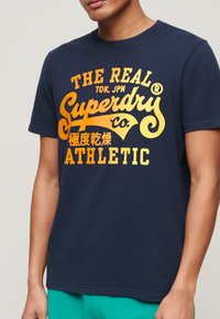 Superdry & Co REWORKED CLASSIC GRAPHIC - Camiseta estampada - navy marl