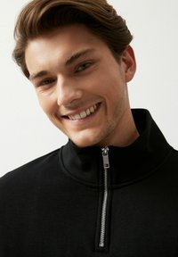 Next HALF ZIP FUNNEL NECK - Melegítőfelső - black