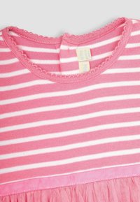 JoJo Maman Bébé REGULAR FIT - Koktejlové šaty / šaty na párty - pink unicorn