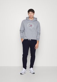 Pier One 2 PACK - Calças de fato de treino - dark blue