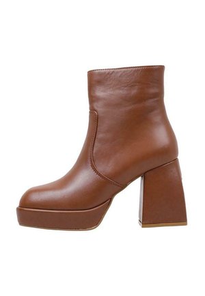 TOP3, Botines con plataforma - camel