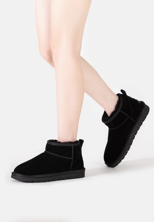 FINCH ULTRA MINI CLASSIC  - Winter boots - black