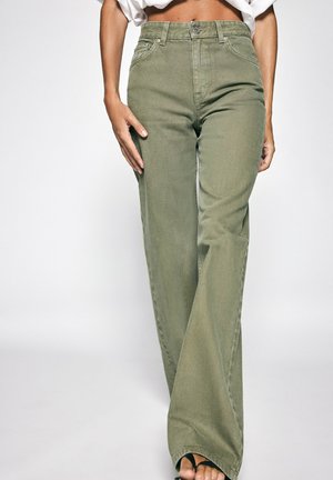PULL&BEAR HIGH-WAIST STRAIGHT-LEG JEANS - Jean boyfriend - khaki