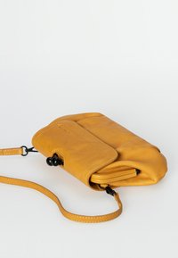 Aunts & Uncles WHOOPIE PIE - Umhängetasche - satin brass