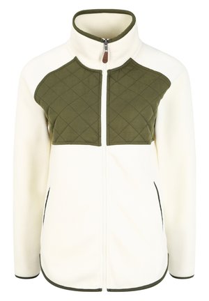 Chaqueta de forro polar blanca con un panel frontal acolchado verde, cuello alto y cierre de cremallera; presenta bolsillos laterales y un ribete oscuro en el dobladillo.