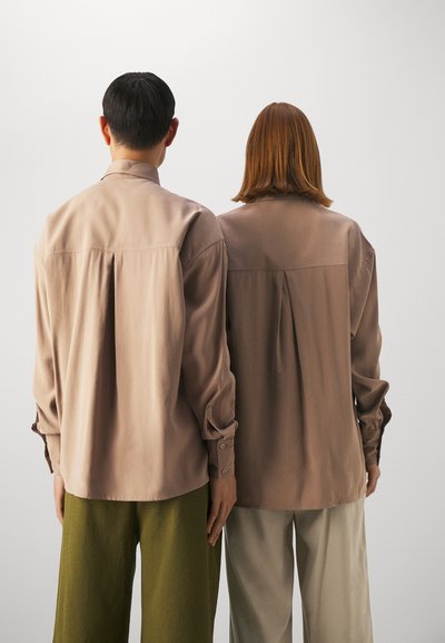 HOUSE OF JAFFA UTILITY UNISEX - Košeľa - beige