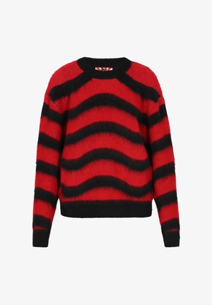 Rød og sort stribet sweater med et bølget mønster. Fremstillet af et blødt, fuzzy materiale. Har en rund halsudskæring samt ribkant ved forneden og ved ærmerne.