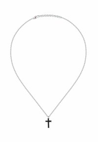 Collana in argento con pendente a croce in smalto nero. La catena presenta piccole maglie rotonde; la croce ha un design elegante e moderno.
