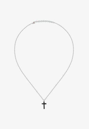 Collana in argento con pendente a croce in smalto nero. La catena presenta piccole maglie rotonde; la croce ha un design elegante e moderno.