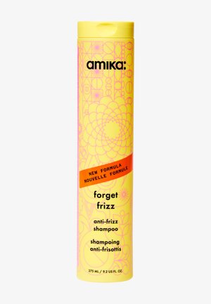 Hoge gele fles met roze geometrische patronen, gelabeld "amika: forget frizz anti-frizz shampoo" en "new formula" op een oranje banner.