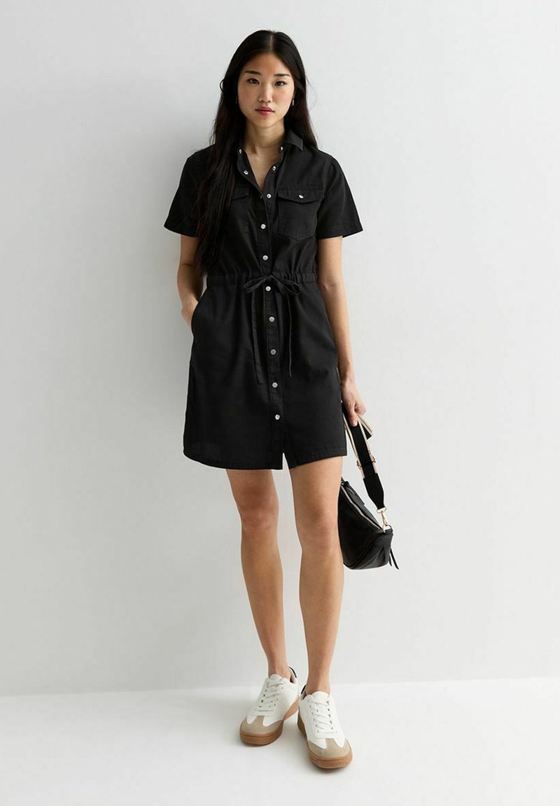 New Look - DRAWSTRING SHORT SLEEVE - Vestido camisero - black, Ampliar