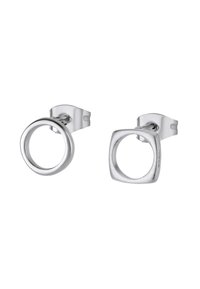 Silverörhängen med ett cirkulärt och ett fyrkantigt mönster, båda med en slät yta och stiftbakstycke.