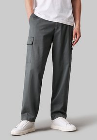 REGULAR STRAIGHT  - Cargo trousers - endless grey
