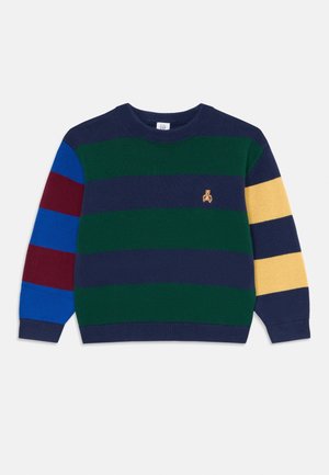 Sweter z okrągłym dekoltem w szerokie poziome paski w kolorach granatowym, zielonym, niebieskim, burgundowym i żółtym, z małym haftem misia na piersi.