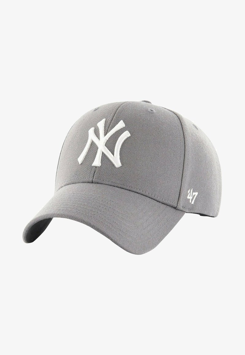 Casquette de baseball grise avec logo "NY" blanc sur le devant et petit "'47" brodé sur le côté.
