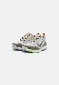 Nike Performance REACT WILDHORSE 8 - Scarpe da trail running - light iron ore/anthracite/lilac bloom/med olive/vapor green