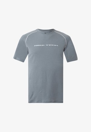 Nike Sportswear, M NK DF TECH PRO SS - Тениска с щампа - cool grey/wolf grey/black