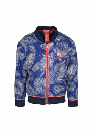 Veste bomber bleue en tissu brillant, ornée de motifs de feuilles de palmier blancs, avec fermeture éclair à l'avant et accents roses au col, aux poignets et à l'ourlet.