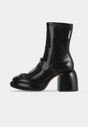 MARC JACOBS, THE POP - Plateaustøvletter - black