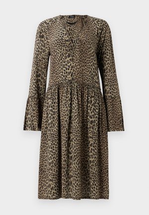 Robe en imprimé léopard en tissu léger, avec des manches longues, un décolleté en V, une taille ajustée et une jupe évasée.