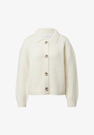 Kremowy kardigan z kołnierzykiem, dużymi guzikami i teksturowanym wzorem dzianiny. Posiada opuszczane ramiona i luźny krój.