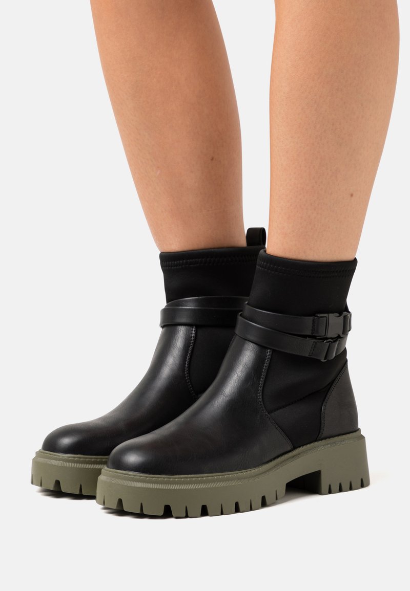 even and odd bottines