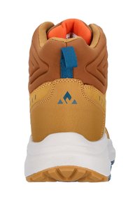 Ruskeat ja oranssit korkeavartiset lenkkarit, joissa on sinisiä yksityiskohtia, teksturoitu kangas, valkoinen välipohja ja kumipohja, jossa on kitkakuviot.