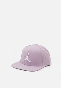 Não selecionado, plum fog/white