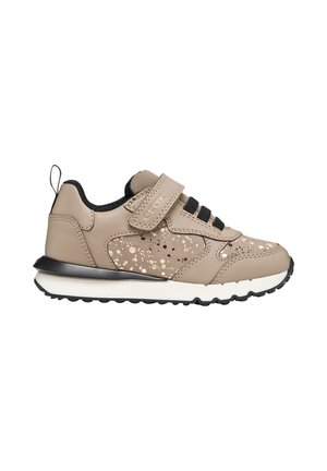 Beige og sorte børnesneakers med gyldent plettet design, velcrobånd, sorte elastiklæer og hvid sål med sort slidbane.