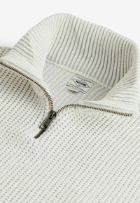 Next ZIP NECK FIT - REGULAR FIT CHENILLE TEXTURE QUARTER ZIP - Stickad tröja - ecru white