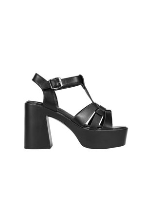 Sandali Donna Plateau Con Strisce Incrociate E Tacco Effetto Legno - BOSANOVA - Pelle Vegana, Chiusura Fibbia, Altezza 8cm