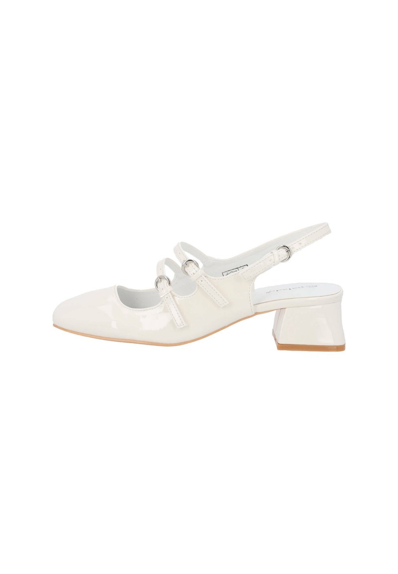 Tacchi slingback in patent leather bianco lucido con punta affusolata, dotati di due cinturini regolabili e un tacco a blocco quadrato.