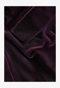 Non selezionato, burgundy red