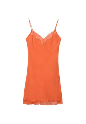 Orange ærmeløs slip kjole med blondekant langs V-udskæringen og kanten, med tynde skulderstropper.