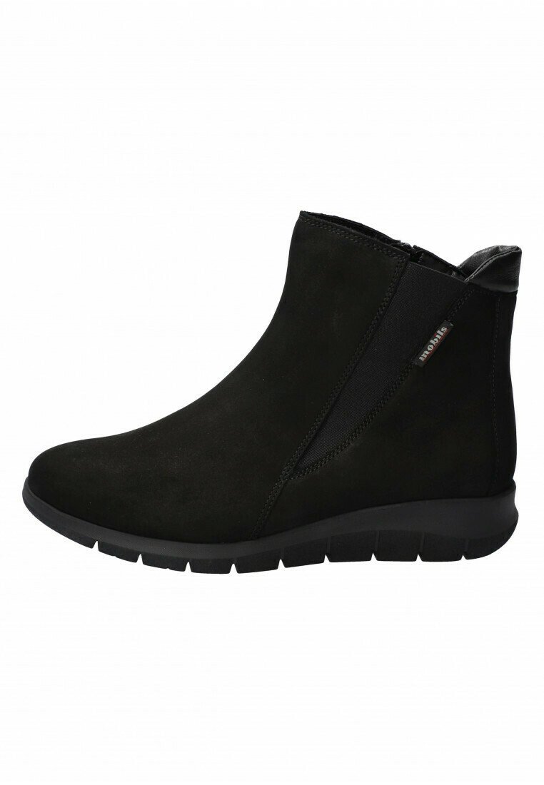 Stivali neri alla caviglia in suede con punta arrotondata, pannelli laterali elastici e suola in gomma spessa per una buona aderenza e comfort.