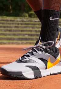 Nike Performance VAPOR LITE 2 - Teniški copati za različne podlage - wolf grey/laser orange/black