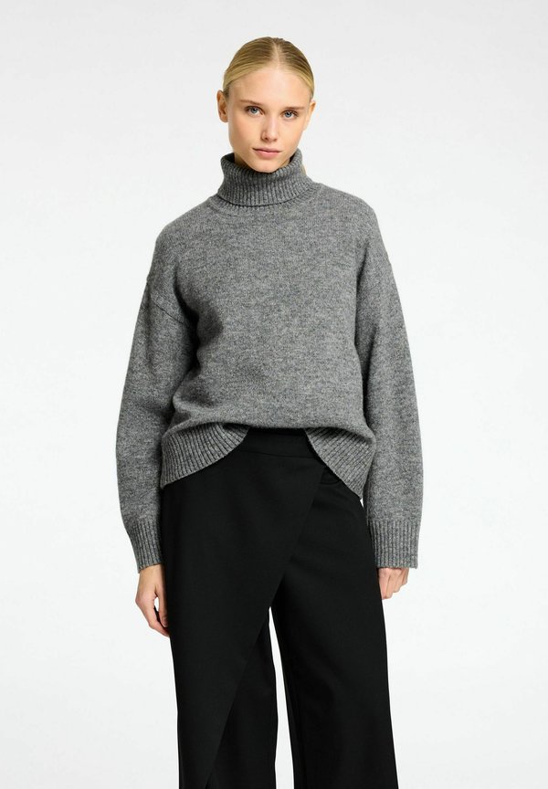 ROLLKRAGEN - Strickpullover