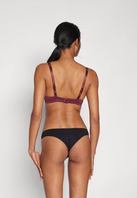 BOSS PADDED - Modrček za pod majico - dark purple